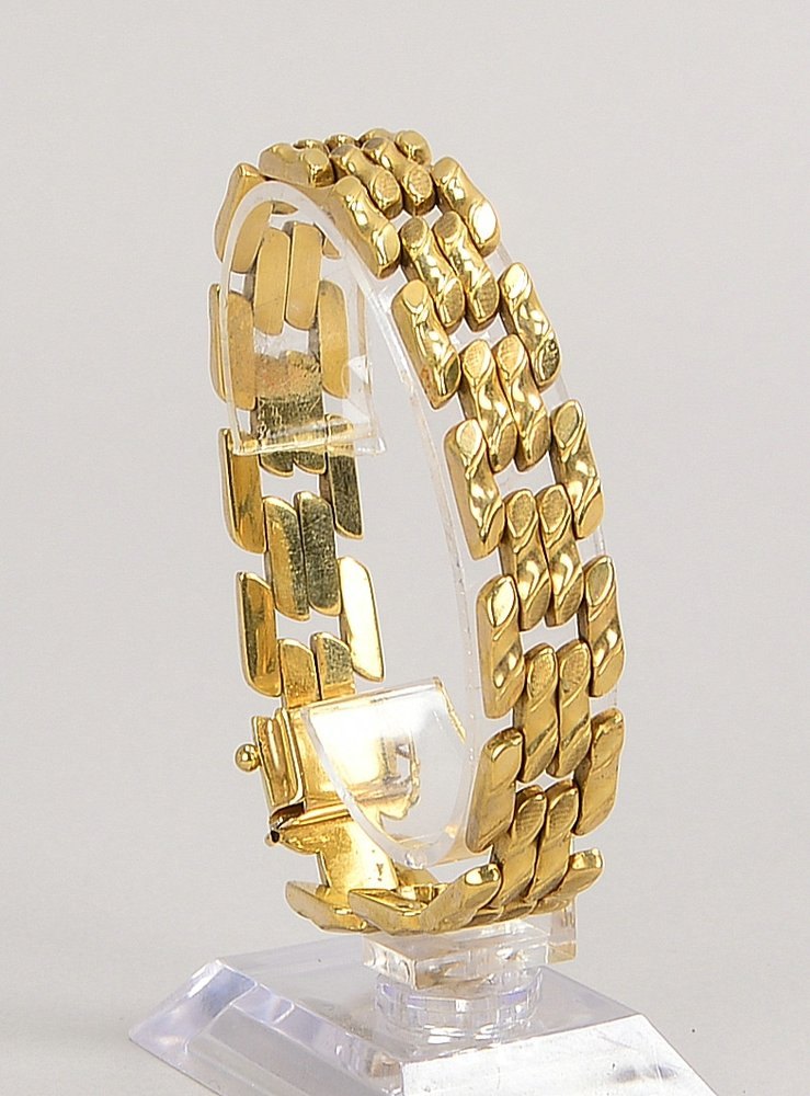 Armband, 333 GG (gestempelt), mit Steckschließe; Länge 20 cm, Gew. 25 g