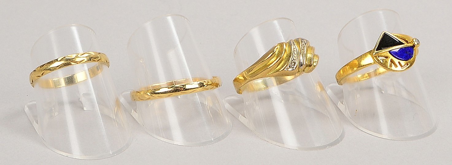 4x Ringe, 333 GG (gest.), teils mit Schmucksteinbesatz; RG 56 - RG 65, Gew. 5,80 g