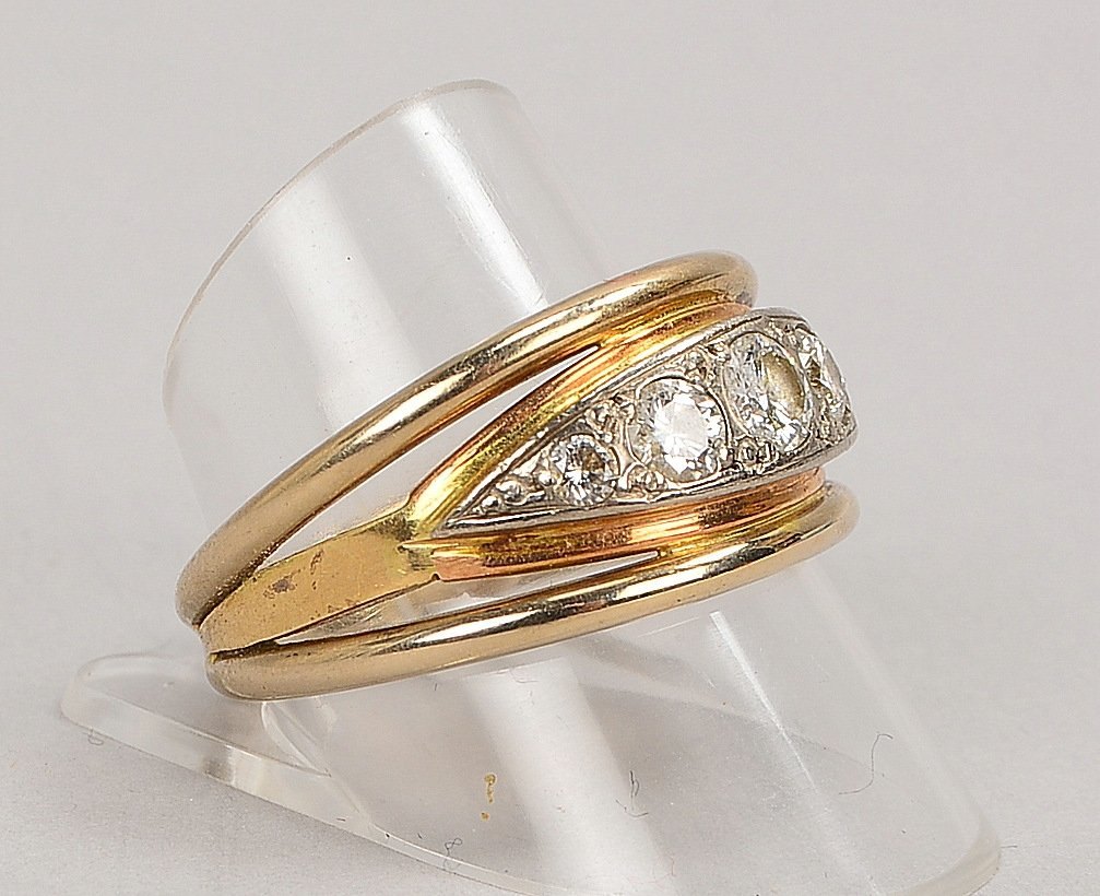 Ring, 585 GG/WG (gest.), mit 5x Brill./ca. 0,65 ct, Steine verlaufend; Gew. 8,95 g