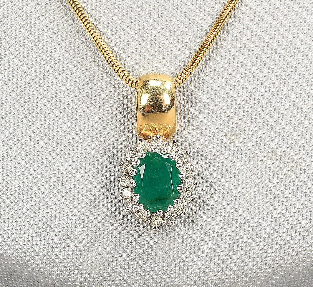 Halskette mit Anh., 585 GG/WG (gest.), Anh. mit Smaragd und Brill./ca. 0,48 ct - mit Zert.