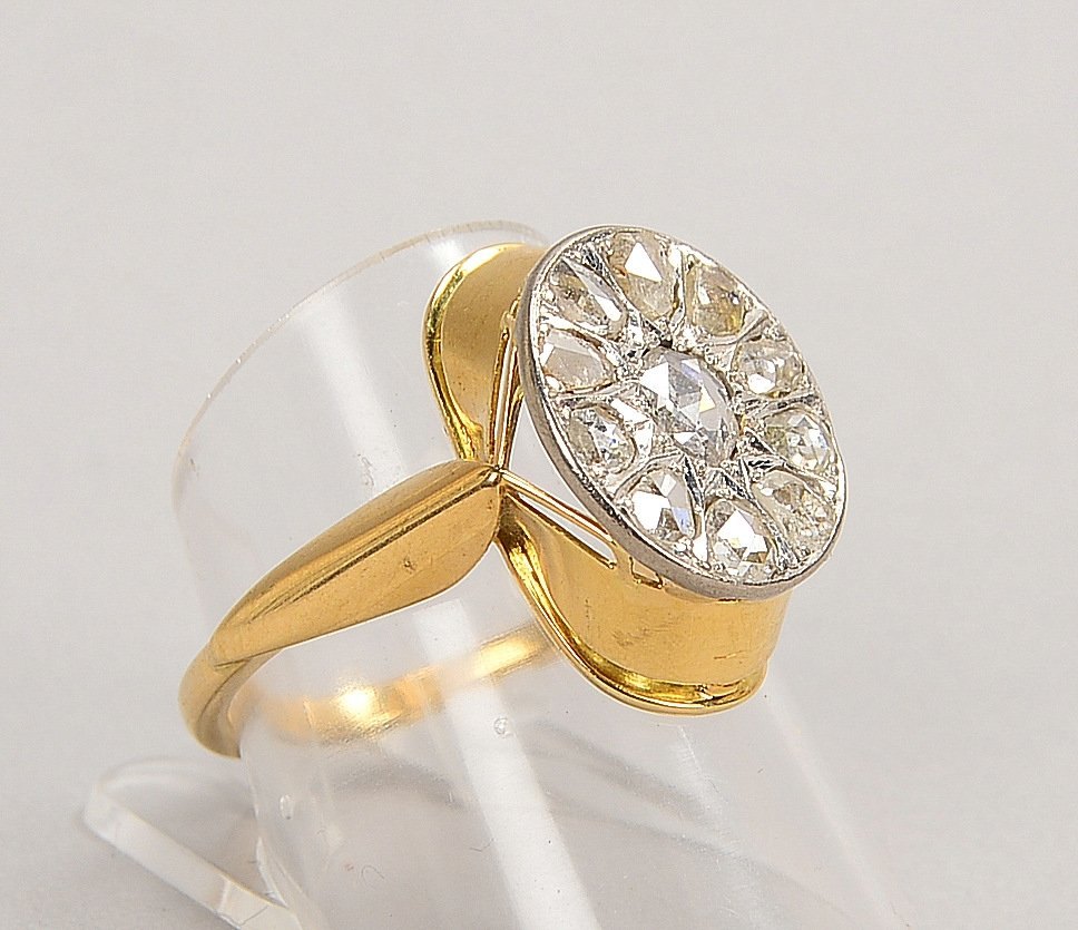 Ring, 585 GG (gest.), mit 11-f. Diamantbesatz; RG 57, Gew. 4,60 g