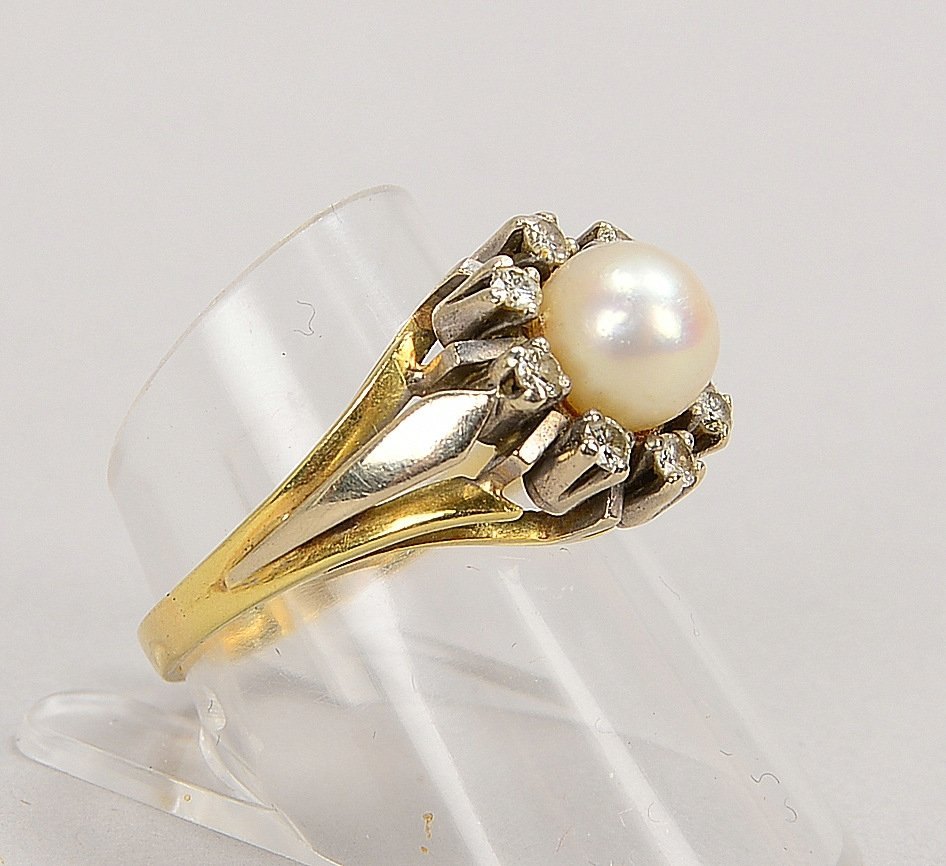 Ring, 585 GG/WG (gest.), besetzt mit einzelner Perle und Diamanten; RG 58, Gew. 6,40 g