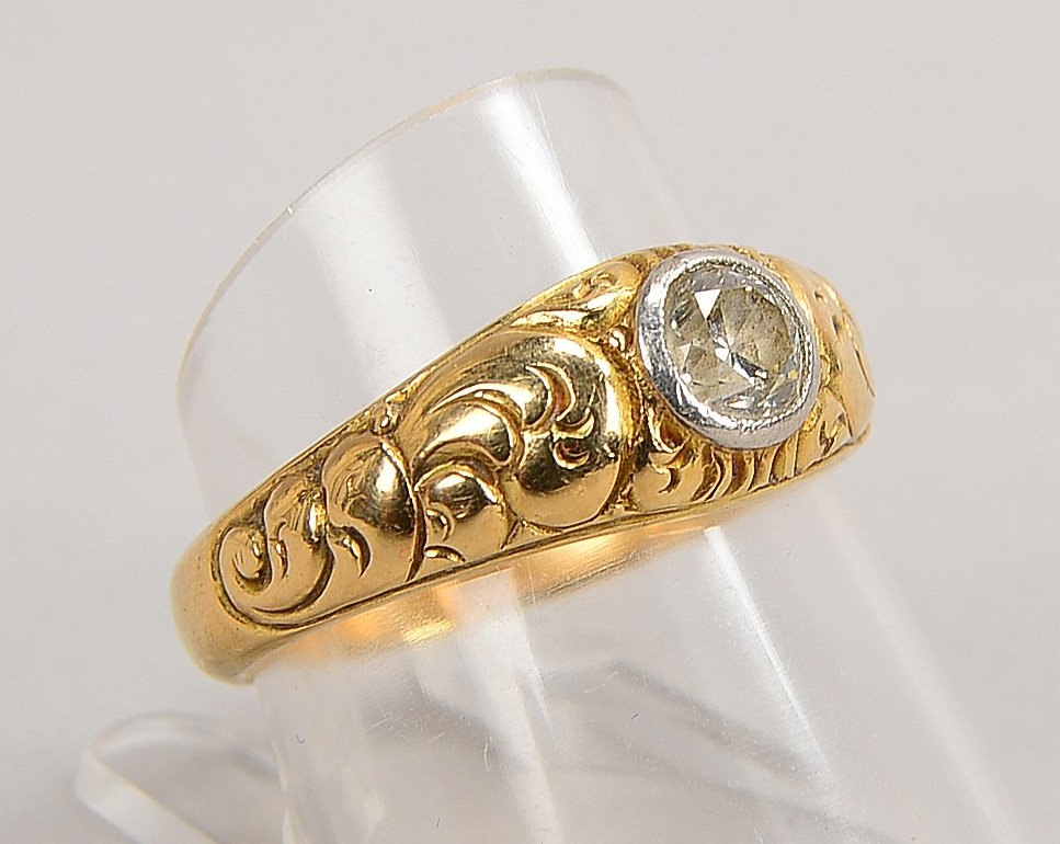Ring, 585 GG (gest.), mit einzelnem Diamant, Stein im Altschliff; RG 57, Gew. 6,30 g
