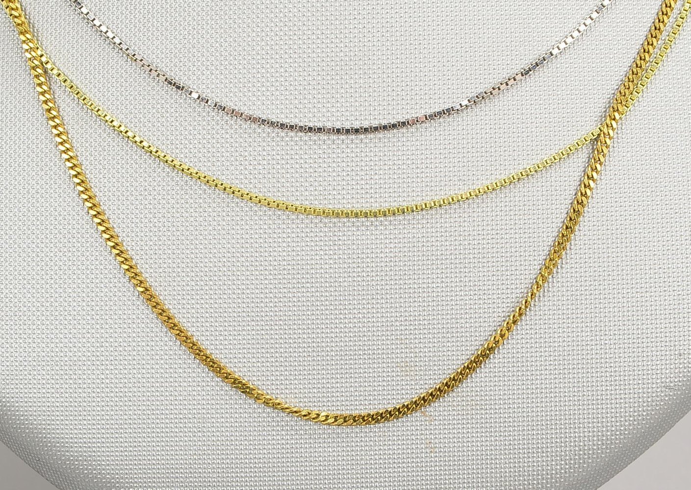 3 Veneziaketten, 333 GG/333 WG, jew. mit Federringschließe; Länge 40/54 cm, Gew. 8,70 g