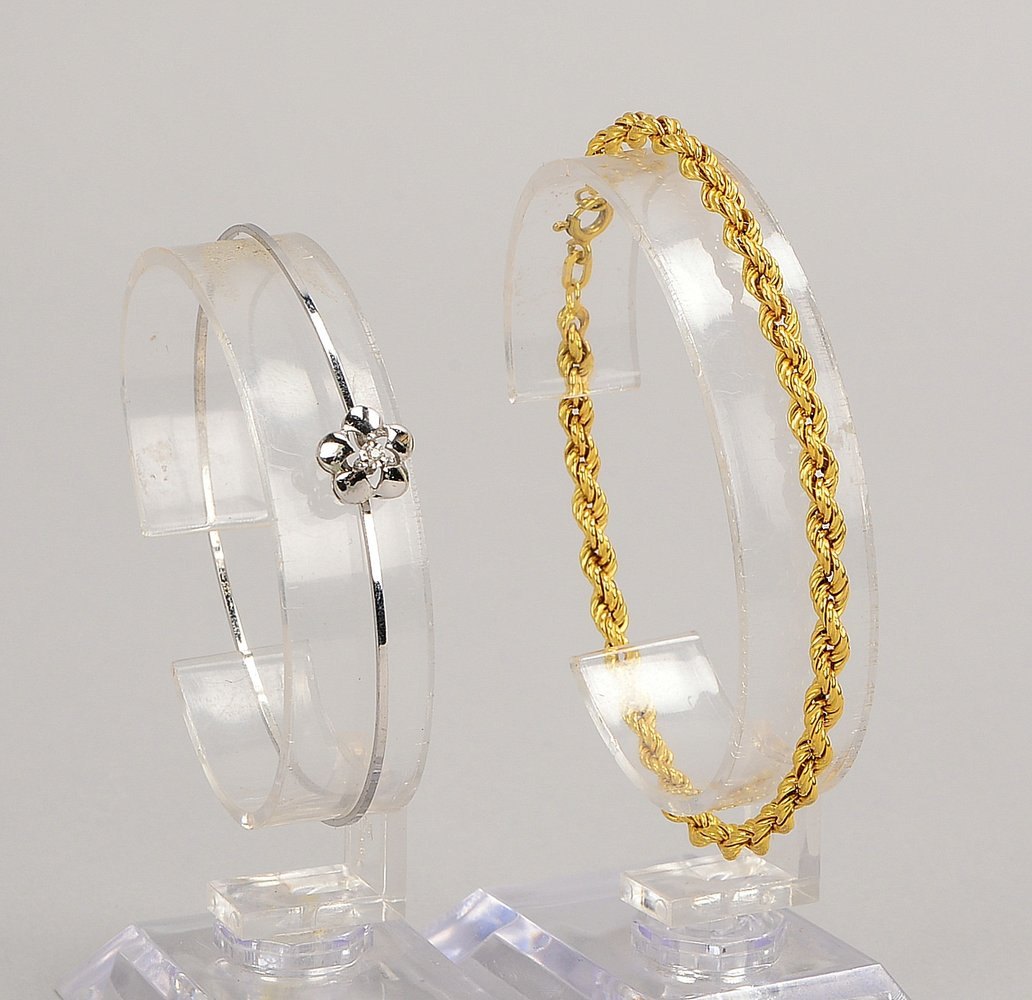 Armschmuck: Armband, 333 GG (gest.) und Armreif, 333 WG (gest.); Gew. 4,70 g