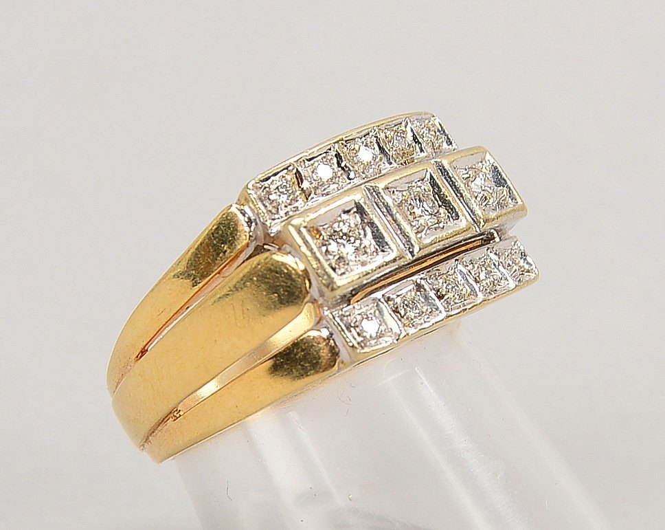 Ring, 585 GG/WG (gest.), besetzt mit 13x kl. Brill./ca. 0,22 ct; RG 53, Gew. 8,80 g