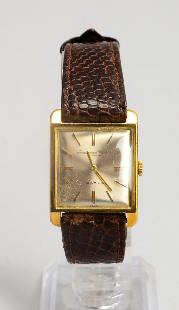 DAU IWC, Autom., 750 GG-Geh., Ziffernbl. mit Strichind., an Lederarmb. - läuft an
