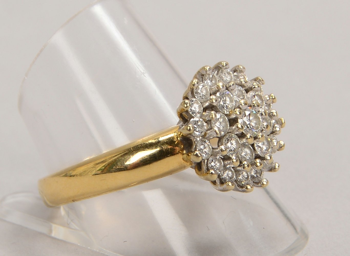 Ring, 585 GG/WG (gest.), mit 25x Brill./ca. 0,98 ct, Weiß - Si; RG 66, Gew. 7,30 g