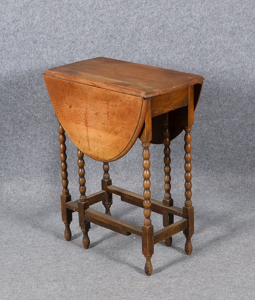 Gateleg Table, Eiche massiv, 2x klappb. Seitenwangen - ausgekl. ovale Form; Höhe 74 cm
