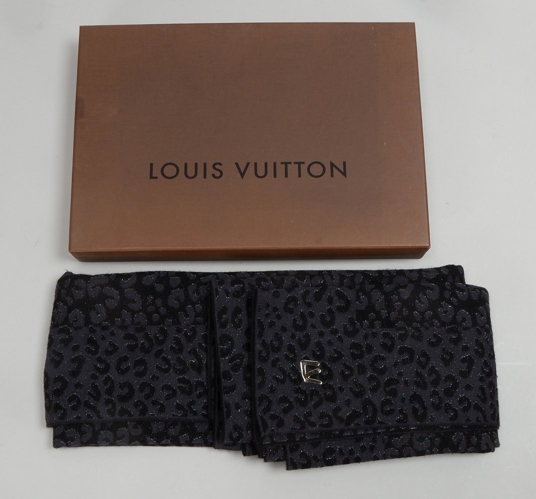 Louis Vuitton-Schal, 'Carré Malle', schwarzgrundig/Leopardenmuster, Maße 150 x 140 cm