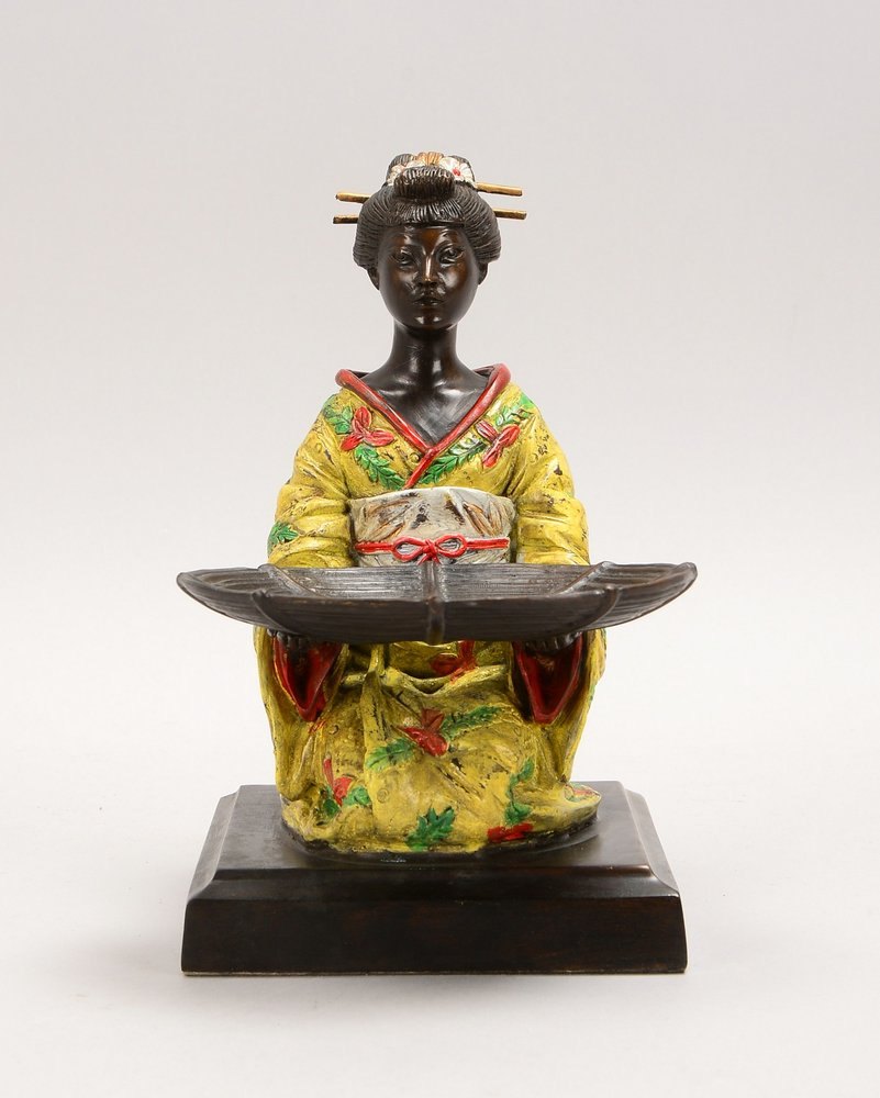 Visitenkartenschale, Bronze, 'Geisha mit Schale', teils polychrom staff.; Höhe 20 cm