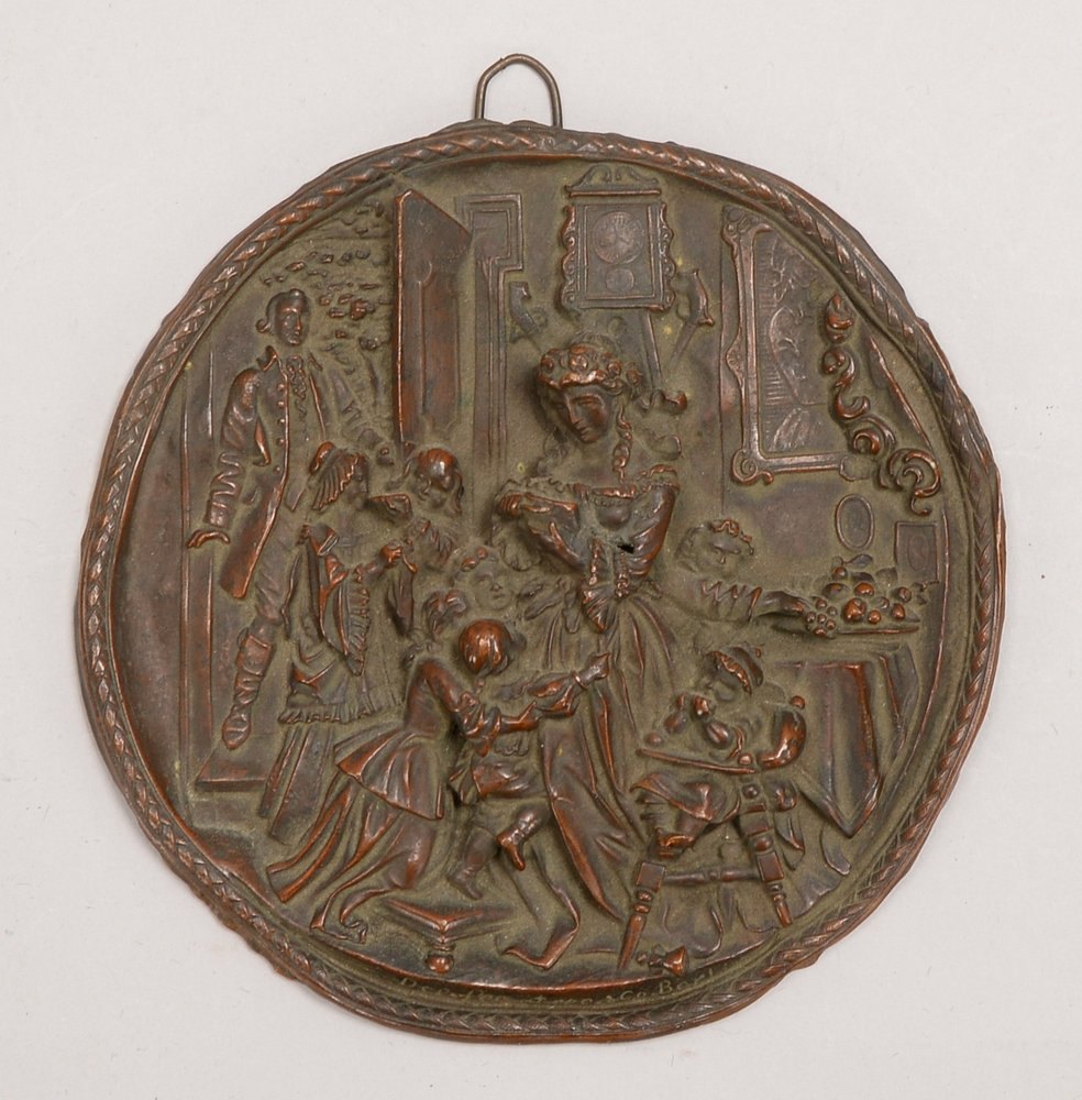 Wandrelief (um 1880), szen. Darst., 'Vornehme Familie', Weißmet. bronziert, sign.; Ø 13 cm
