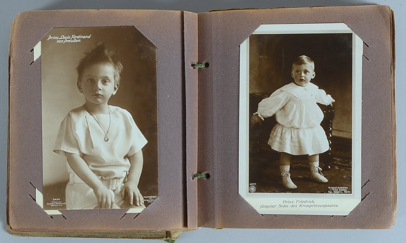 Postkarten, 'Hohenzollern': Fotografien der Kaiserfamilie, im antiken Album gesammelt