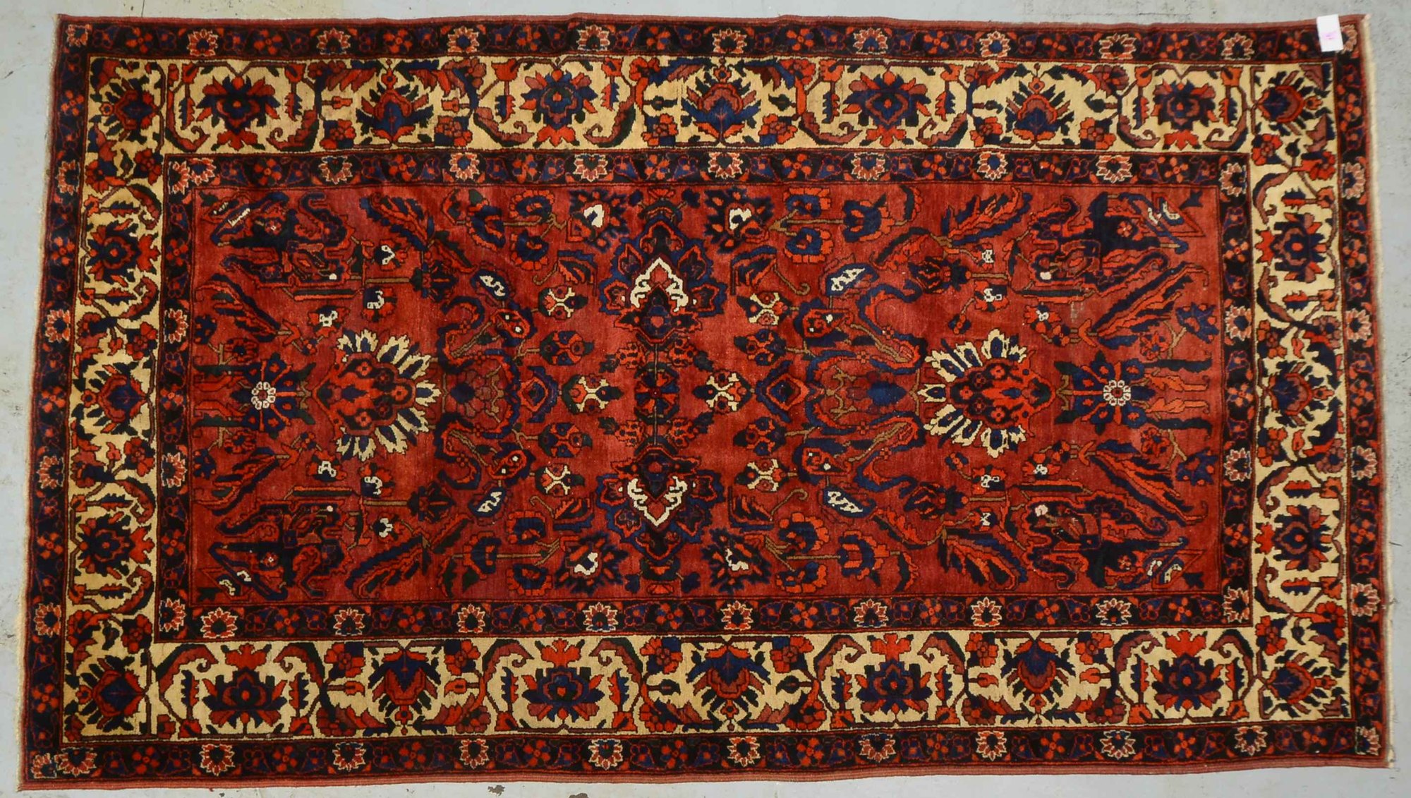 Bakhtiari, mittelfeine Kn., gleichm. Flor; Maße 315 x 178 cm (kl. Gebrauchssp./Seite)