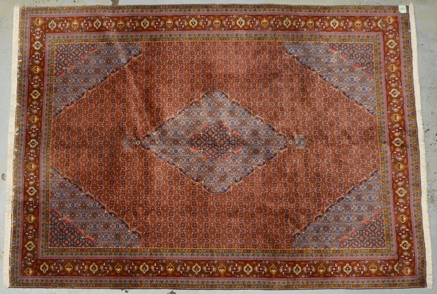 Täbriz, feste mittelfeine Knüpfung, dichter Flor - guter Zust.; Maße 204 x 284 cm