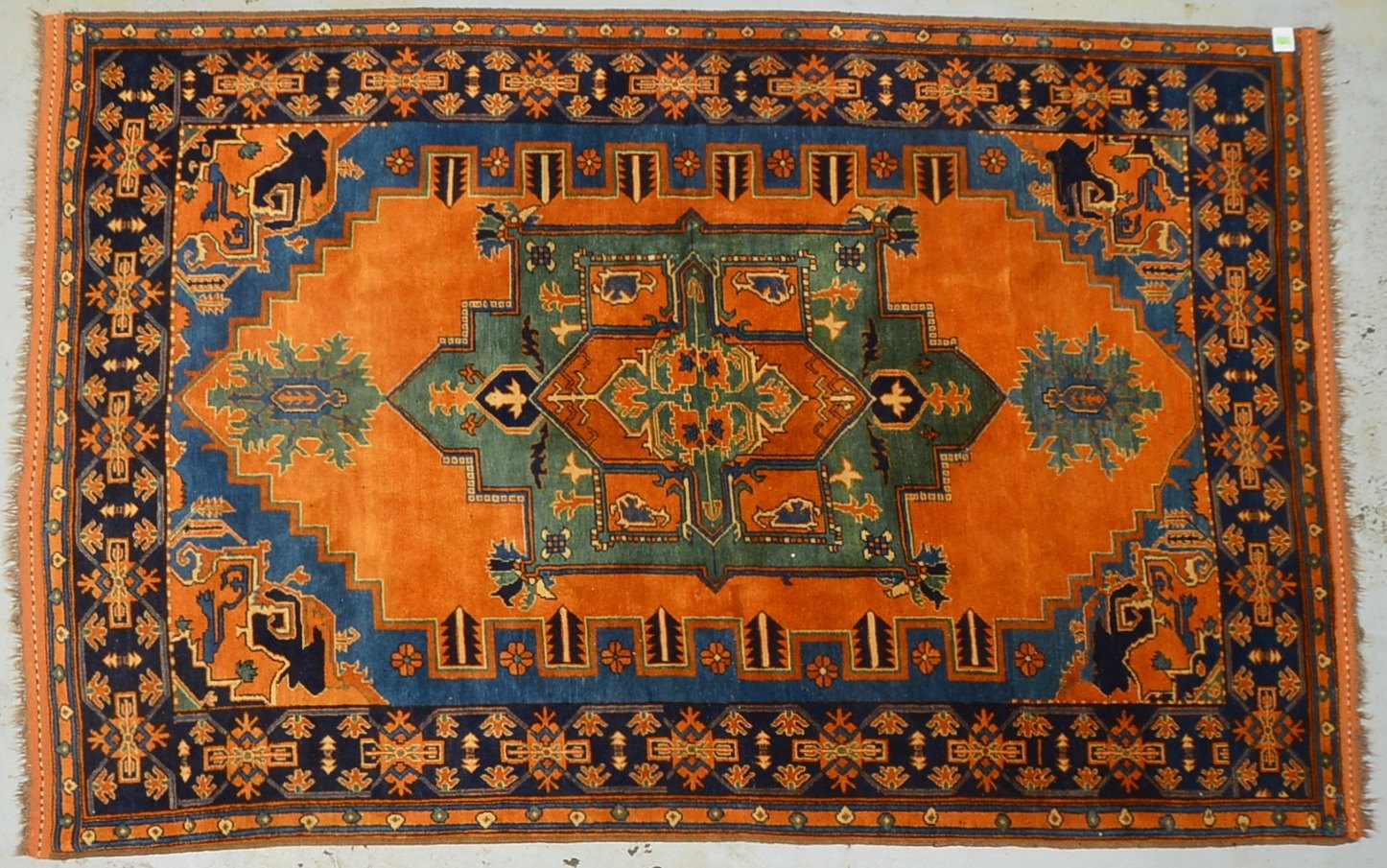 Orientteppich (Afghanistan), Flor in gutem Zustand; Maße 315 x 200 cm