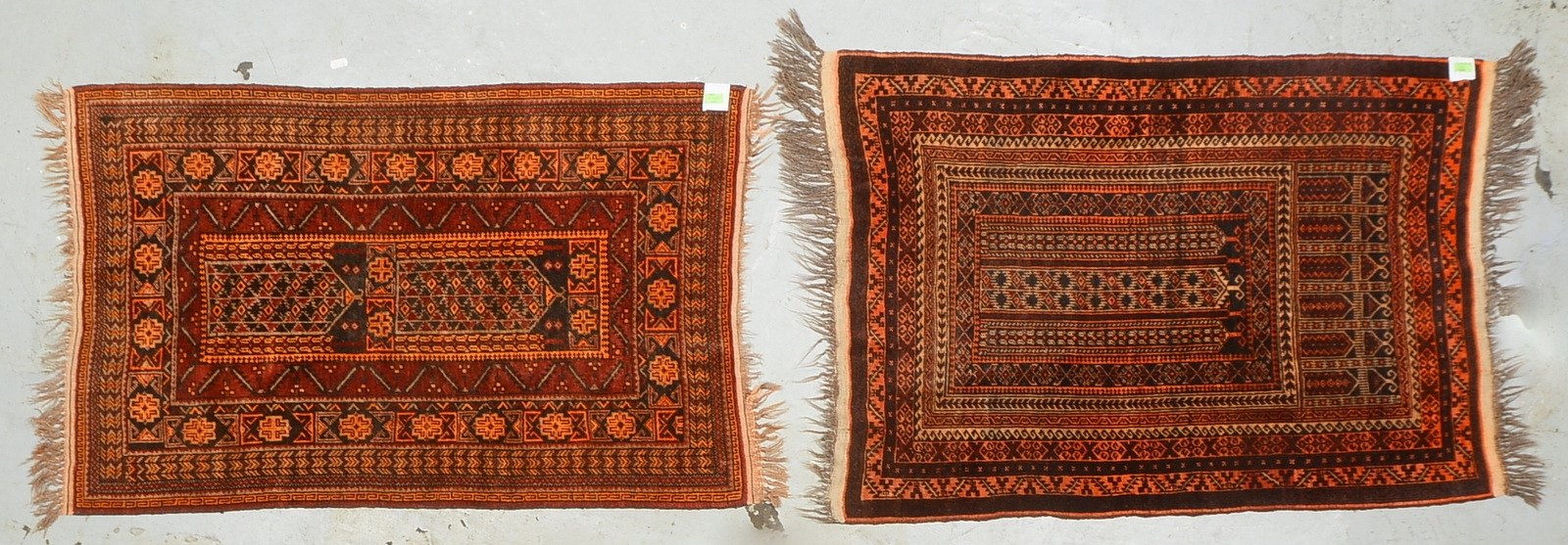 2 Orientbrücken (Turkmenistan), älter, mittelfeine Kn., Flor in insges. gutem Zust.
