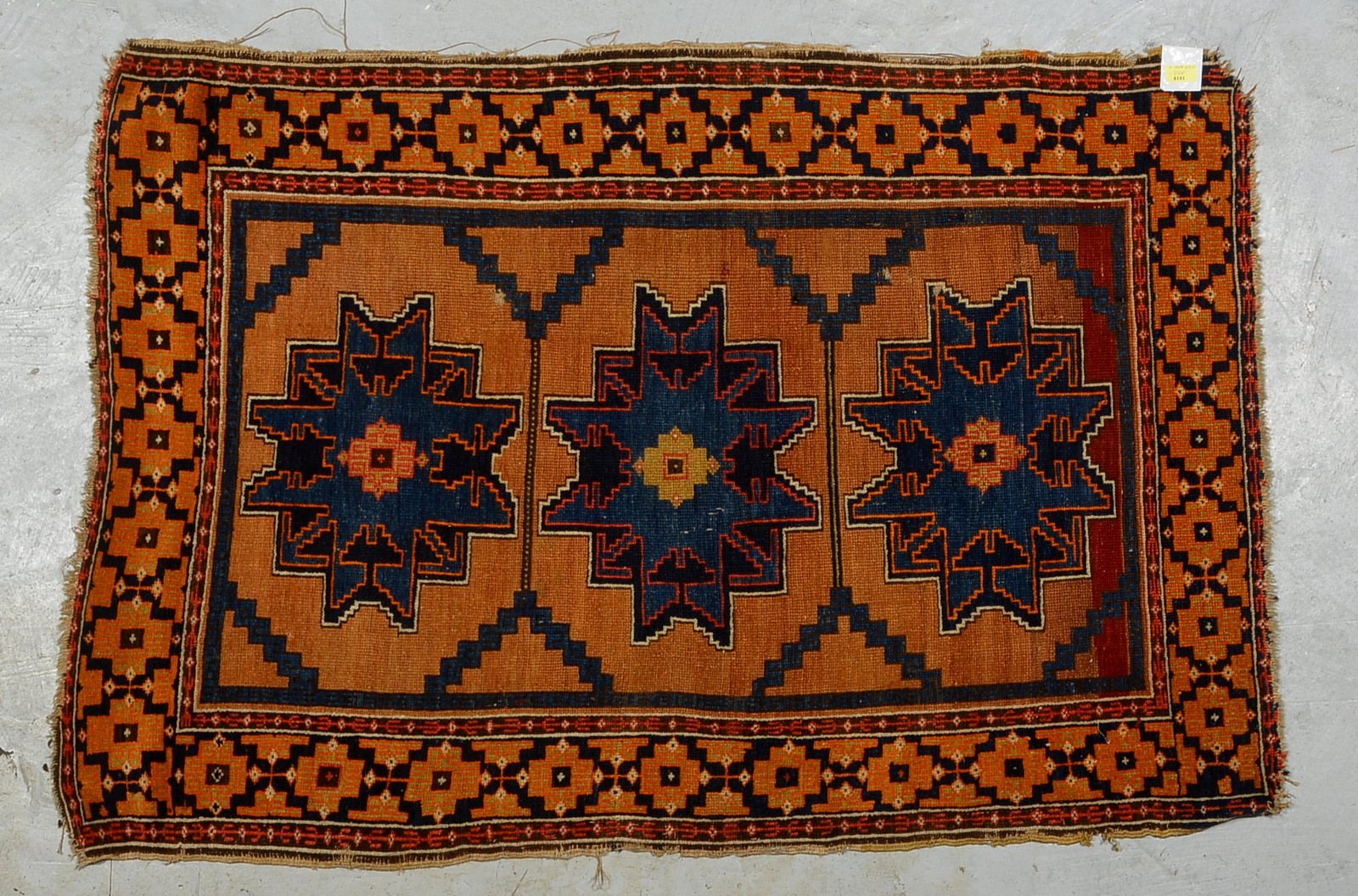 Kazak (Kaukasus), alt, mittelf. bis feine Kn.; Maße 145 x 97 cm (starke Gebrauchssp.)