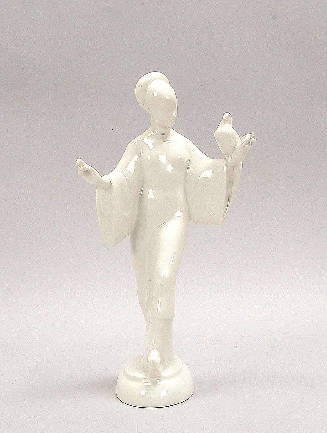 KPM (Zeptermarke in Blau), Porzellanfigur, 'Frau mit Papagei'; Höhe 27 cm