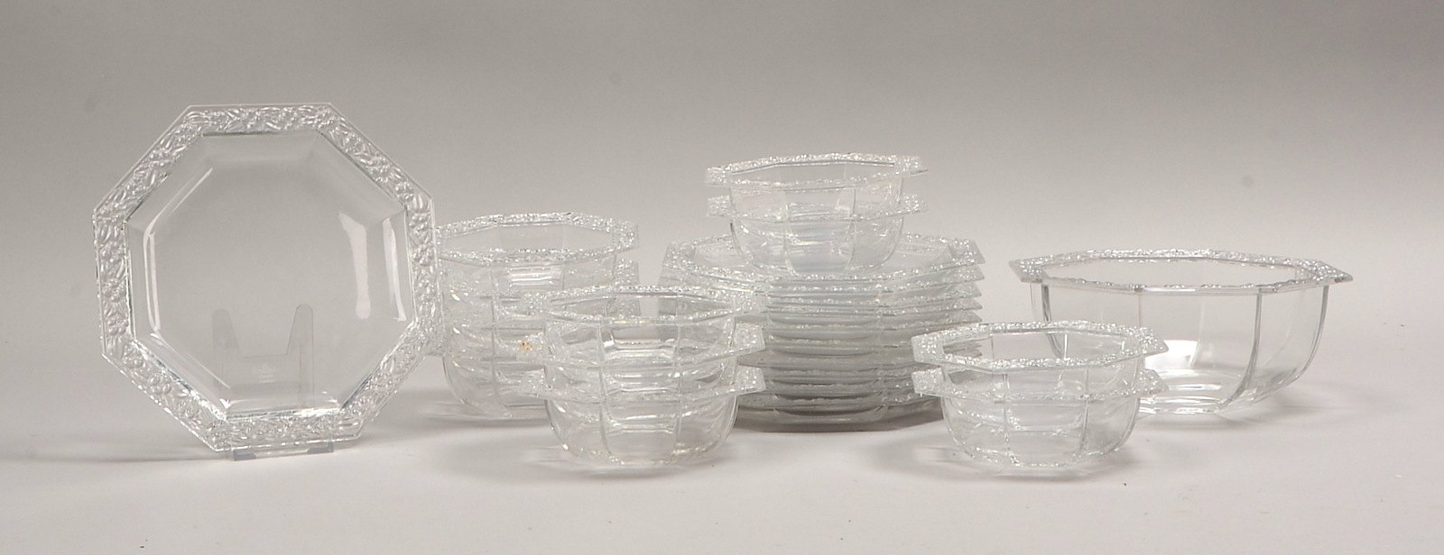Rosenthal, kl. Tischglas-Konvolut, farbl. Glas, oktogonale Form, Dekor 'Maria Weiß', 23-tlg.