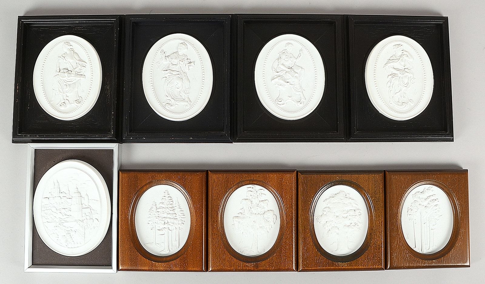 Meissen, 9 Porz.-Wandreliefs, versch. Ausf./Motive; Rahmenmaße bis 23 x 20 cm