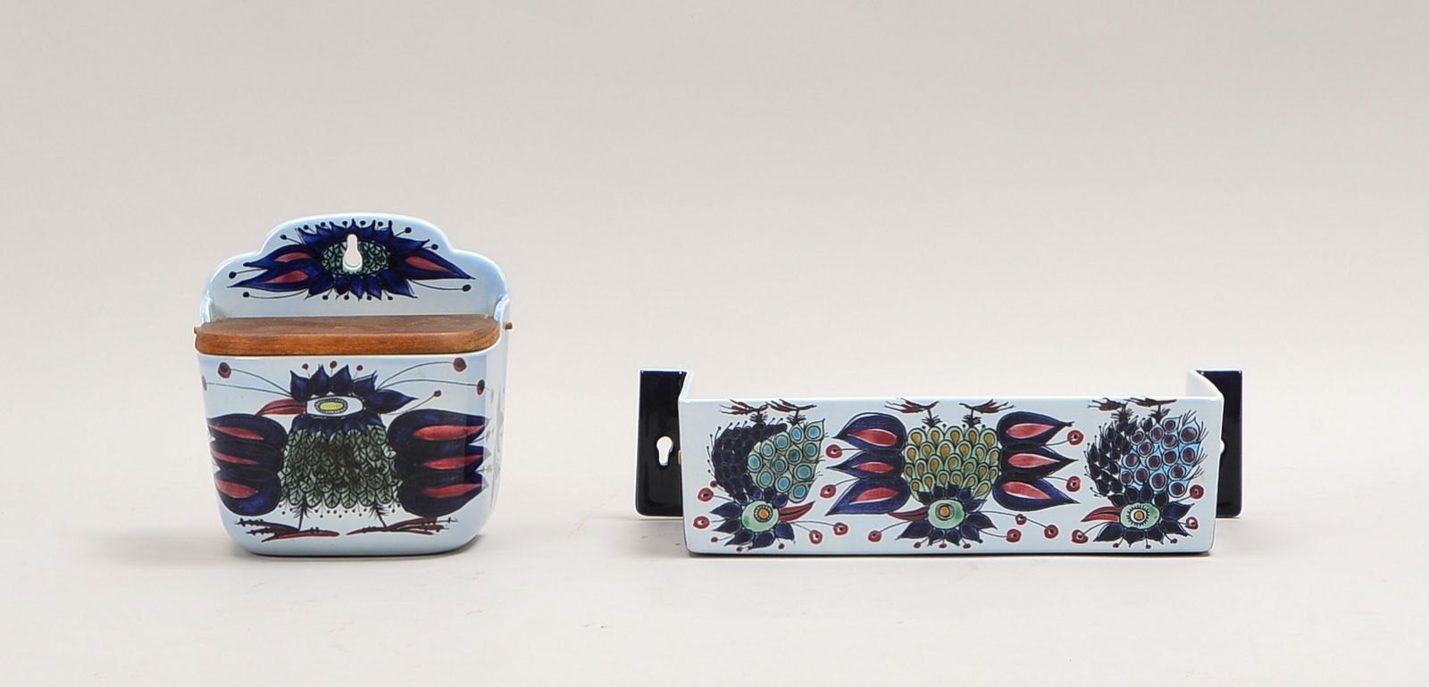 Royal Cop., Küchenrollenhalter und Salzfass, Fayence, Vogeldekor, Entw. E. Selchau
