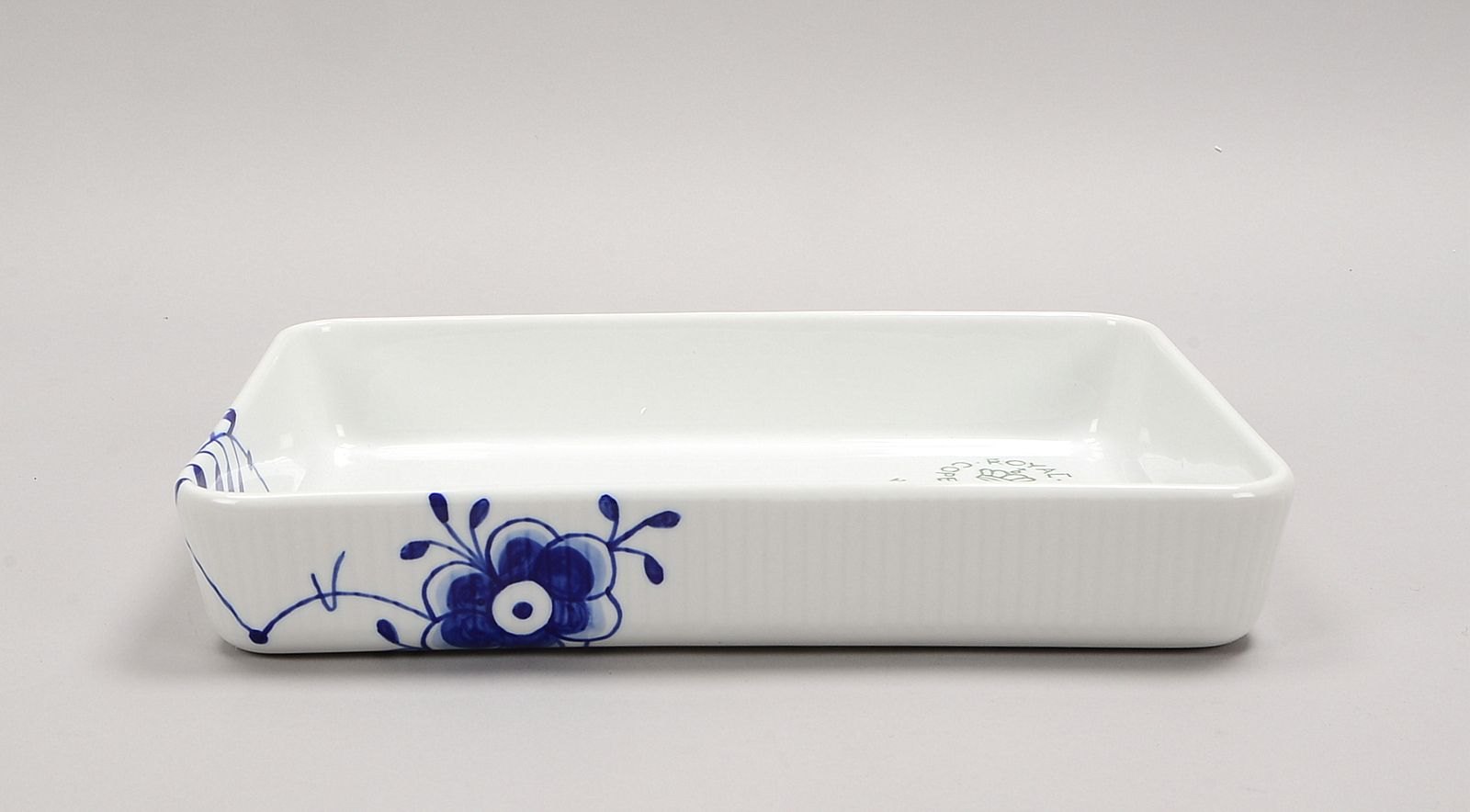 Royal Copenhagen, Porz.-Servierplatte/Auflaufform, 'Musselmalet', in OVP; Maße 36 x 25 cm