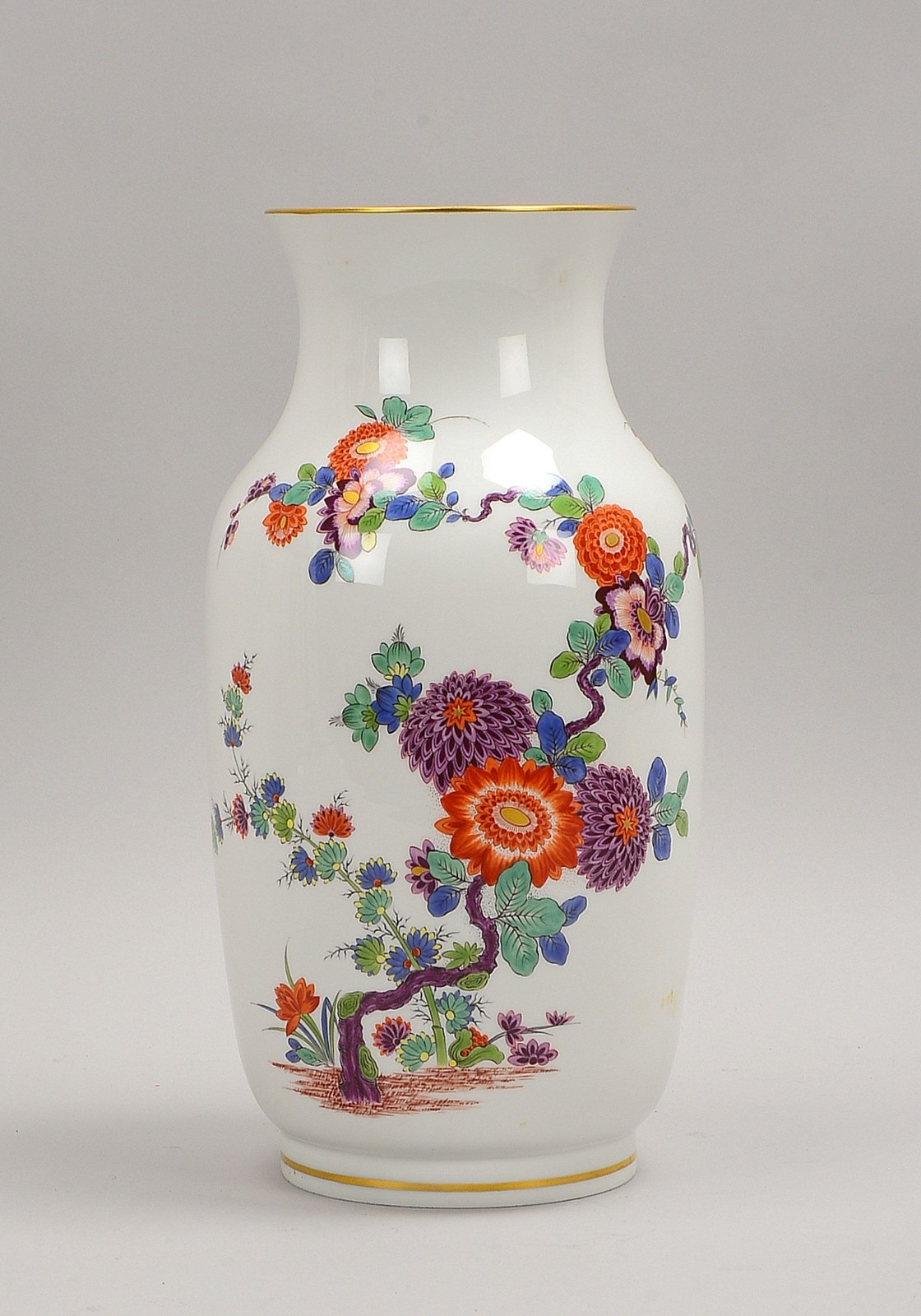 Meissen (I. Wahl), Porzellanvase, im Kakiemon-Dekor, mit Goldrand; Höhe 35 cm