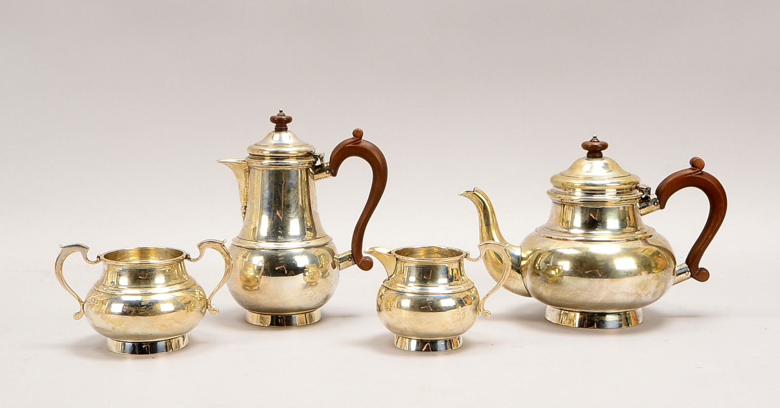 Kaffee-/Teekern mit Zucker und Sahne, 925 Silber, mehrf. punz. ('CA', 'London', 'M'); Gew. 1.910 g