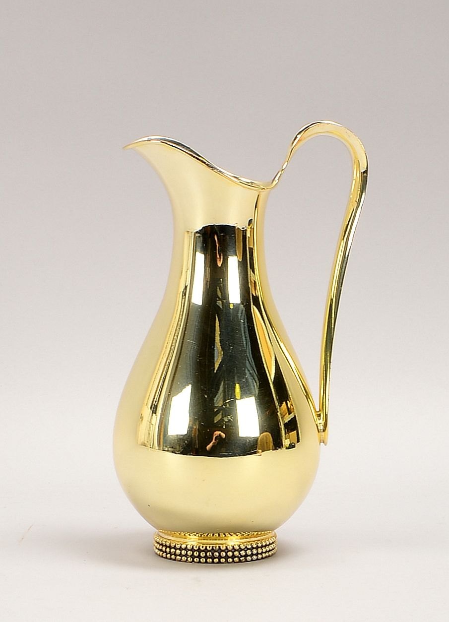Henkelkrug, 925 Sterlings., auf rundem Stand/mit Perldekor; Höhe 22 cm, Gew. 524 g
