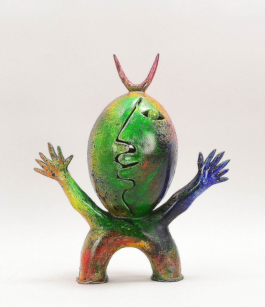 Ripolles, J.G., Pappmaché-Skulptur, 'Kopffüßler', doppels./farbig gef., sign.; Höhe 38 cm
