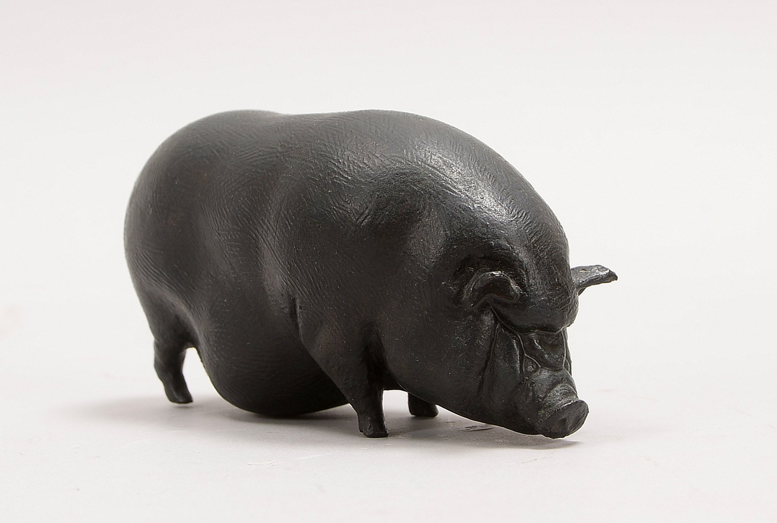 Ranslet, Pia, Bronzeskulptur, 'Hängebauchschwein', monogr.; L. 12 cm