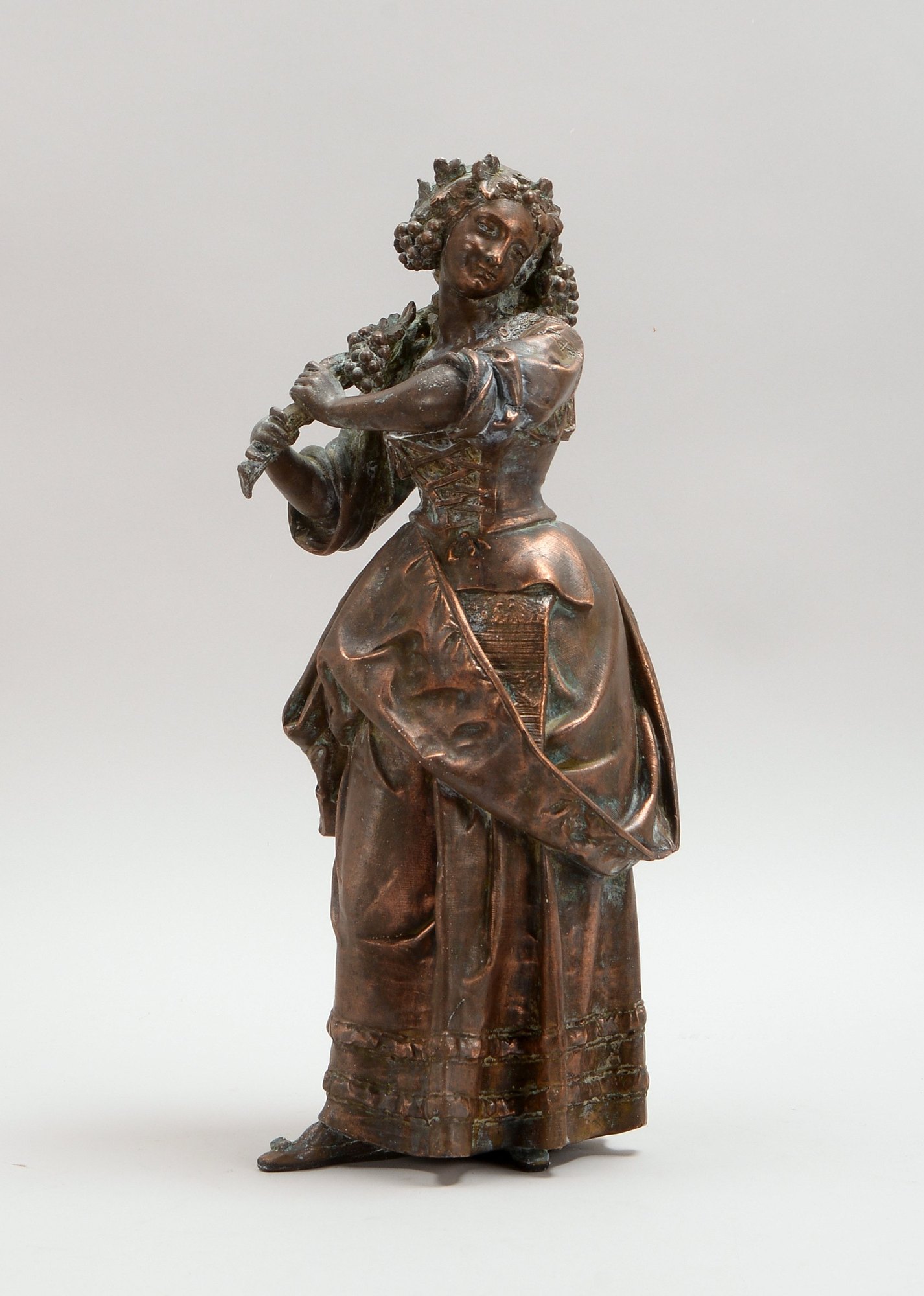 Skulptur, 'Weingöttin Libera', Kupferguss-Figur mit feiner Patina, schwere Ausf.