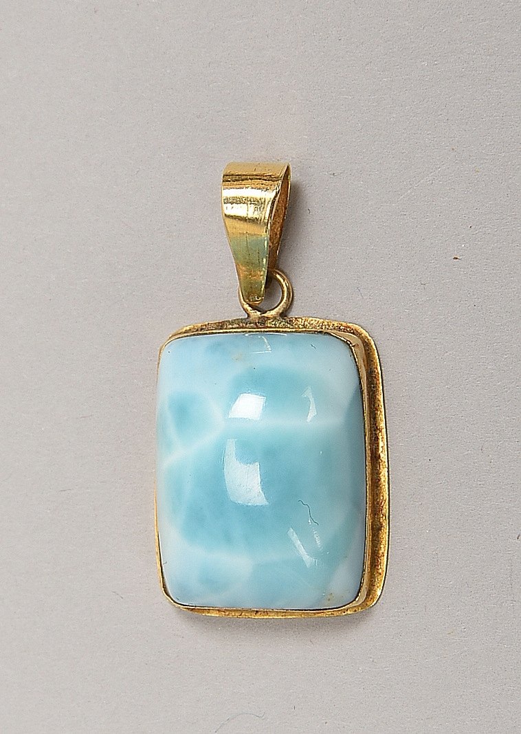 Anh., 585 GG (gest.), mit Larimar-Cabochon, mit Karabinerschl.; Gew. 4,40 g
