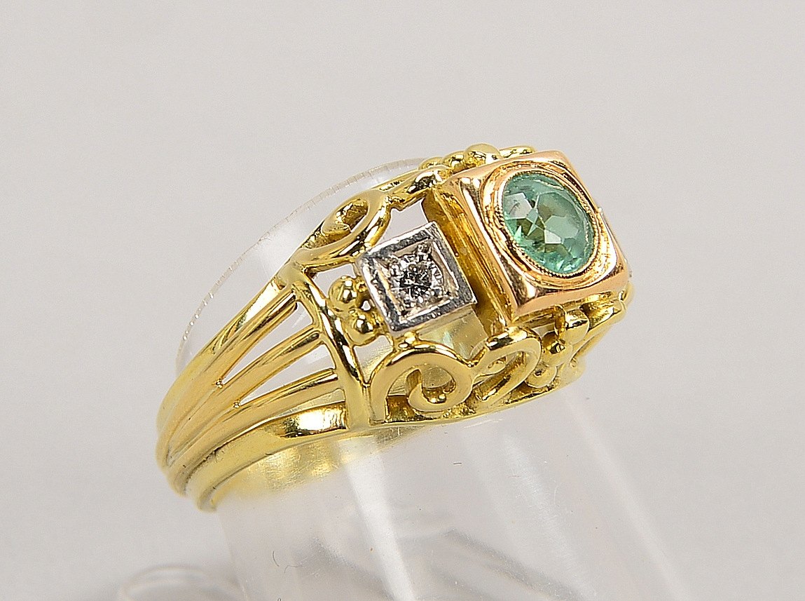 Ring, 585 GG/WG (gest.), natürl. Turmalin und 2x Brill.; RG 55, Gew. 6,43 g - Zert.