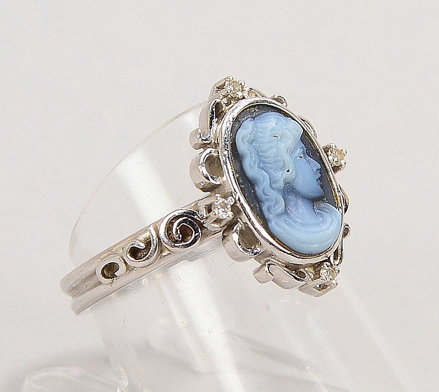 Ring, 585 GG (gest.), besetzt mit Muschelkamee, 'Frauenportrait'; RG 55, Gew. 5,40 g