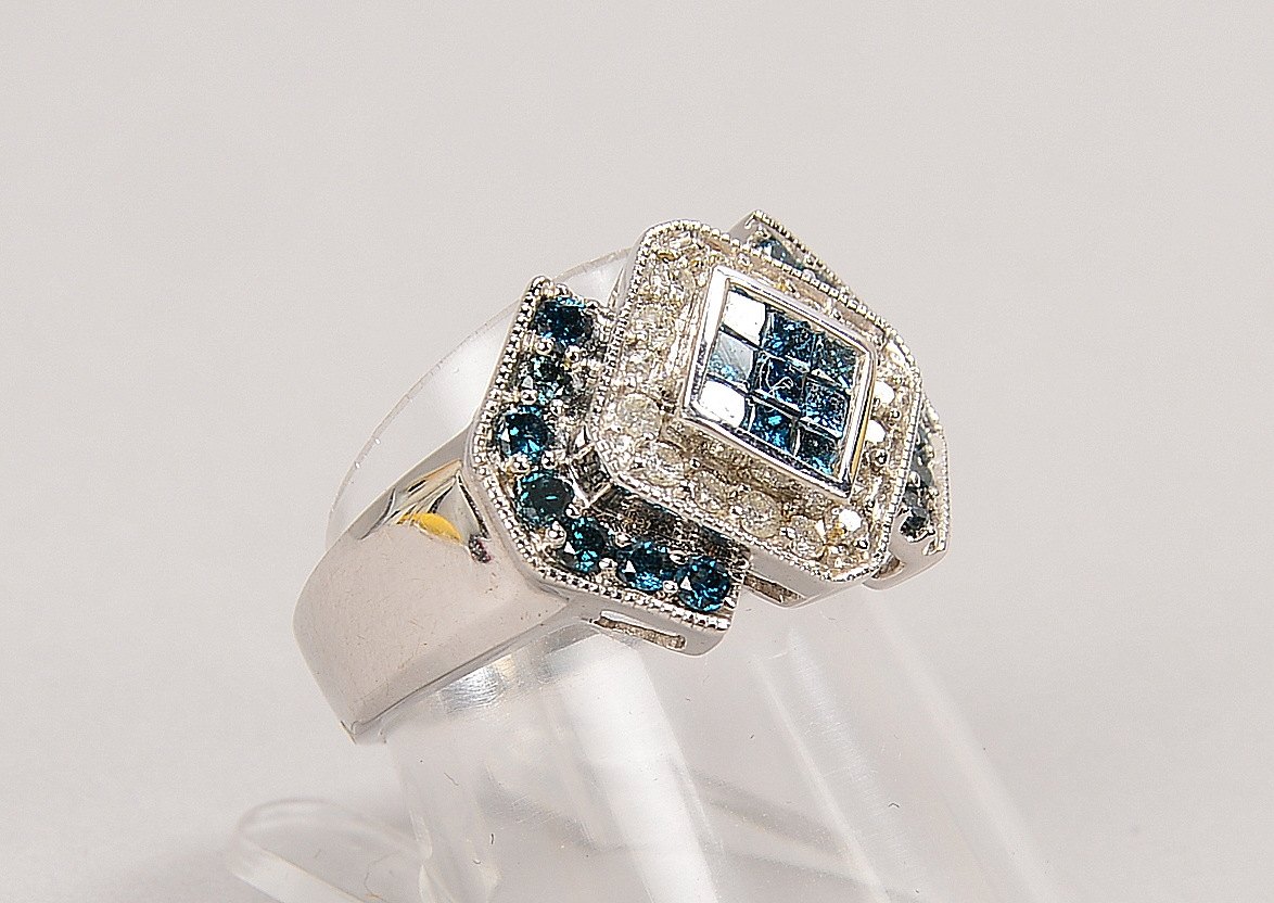 Ring, 585 WG (gest.), 39x Diam./ca. 1,34 ct, versch. Schliffe, 'Si-P2'; RG 55, Gew. 6,20 g