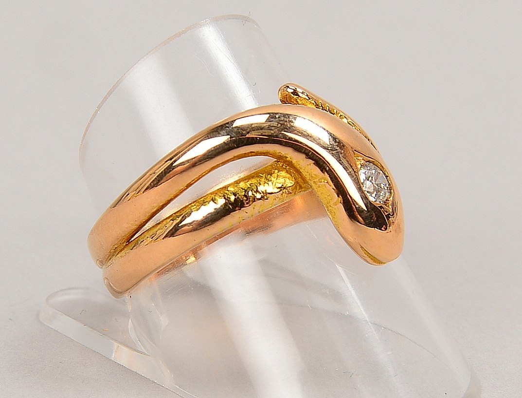 Figürl. Ring, 585 RG (gest.), 'Schlange', mit einzelnem Altschliff-Diam.; Gew. 6,20 cm