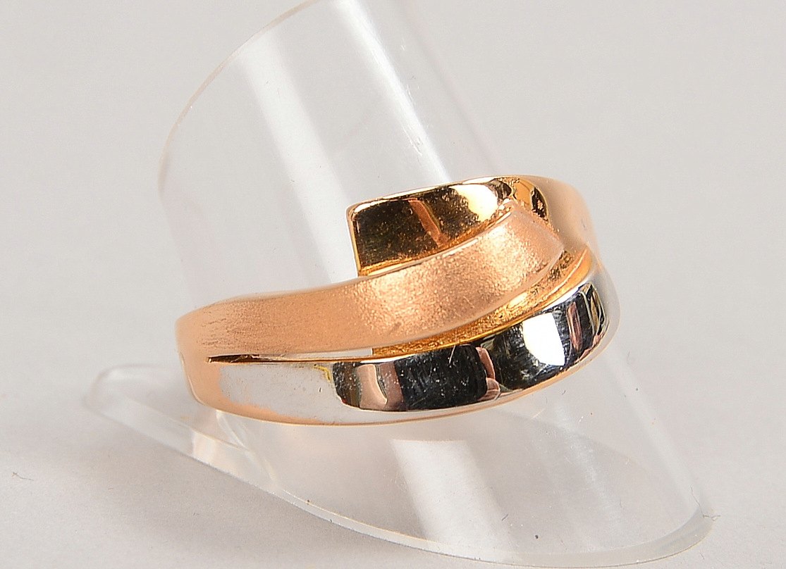 Ring, 585 RG/WG (gest.); RG 64, Gew. 4,40 g