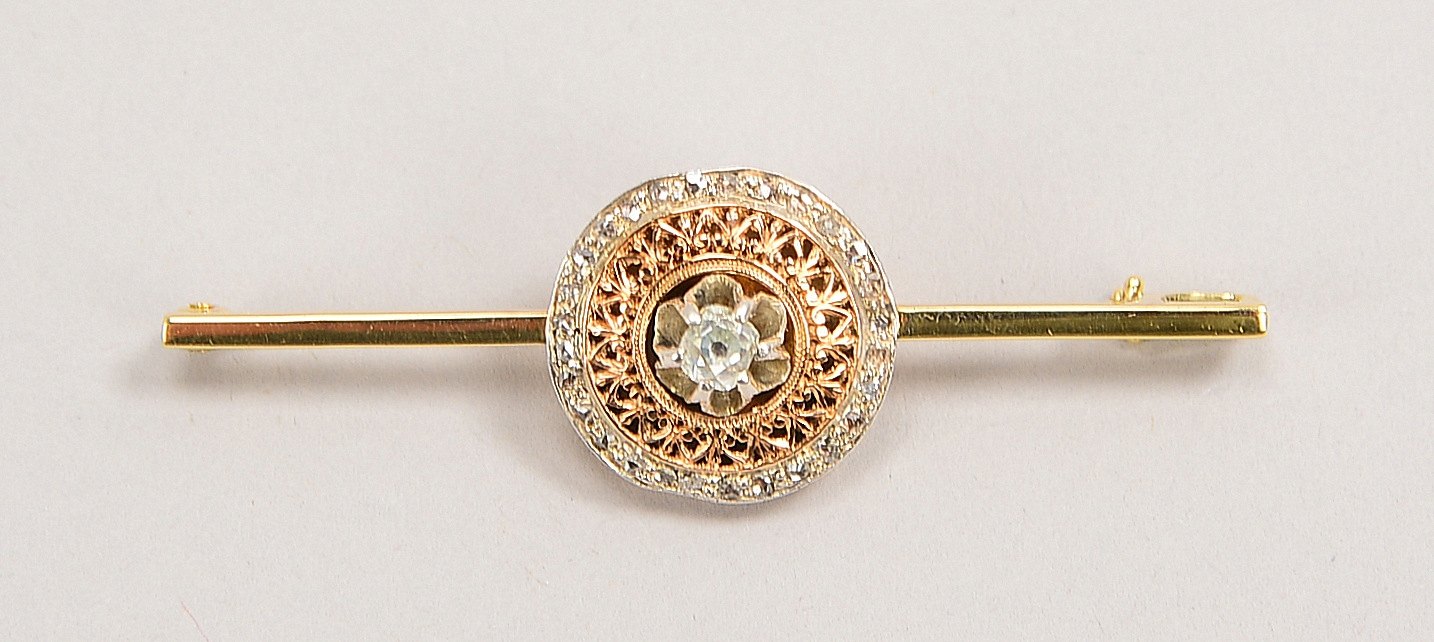 Brosche, 585 GG/RG und Silber, mit Diamantrosen; Länge 5 cm, Gew. 5,20 g