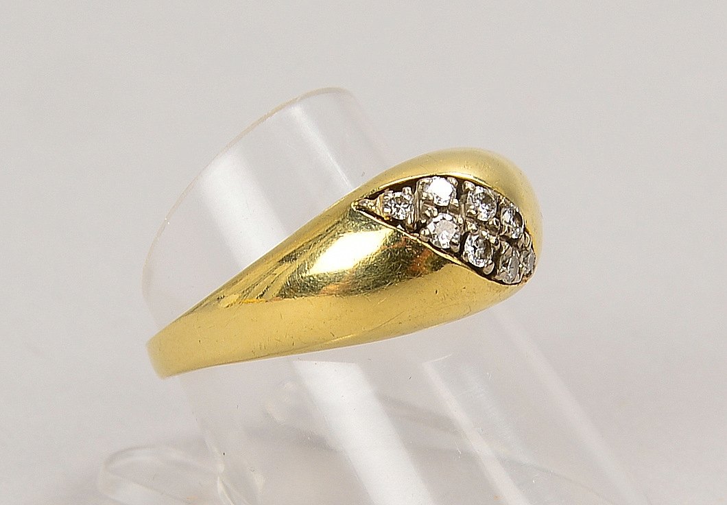 Ring, 585 GG (gest.), besetzt mit 8x kleinen Diamanten; RG 56, Gew. 6,70 g