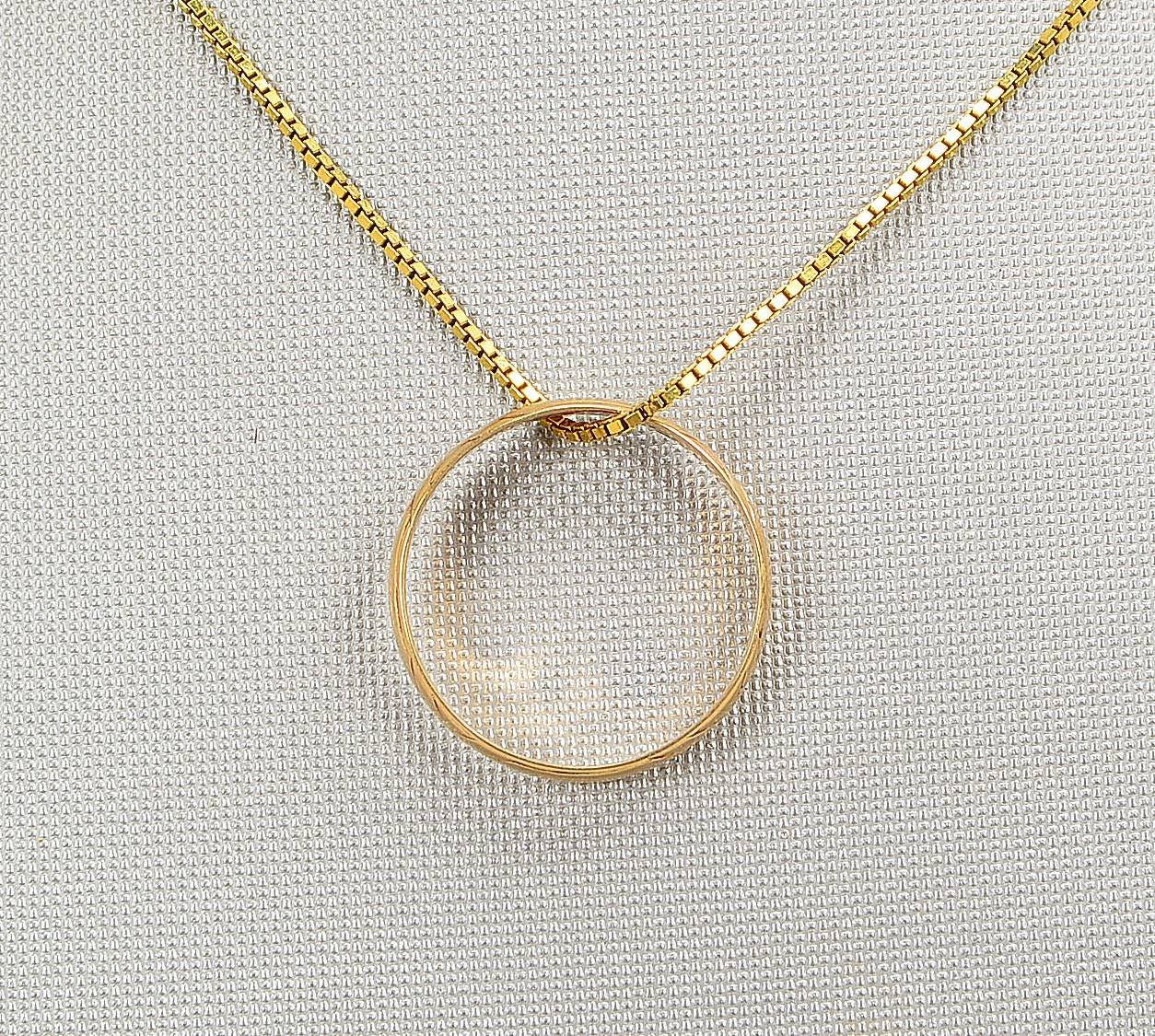 Halskette, 585 GG (gest.), und Ring, 585 GG (gepr.), Schiene mit Dat., RG 56; Gew. 5 g