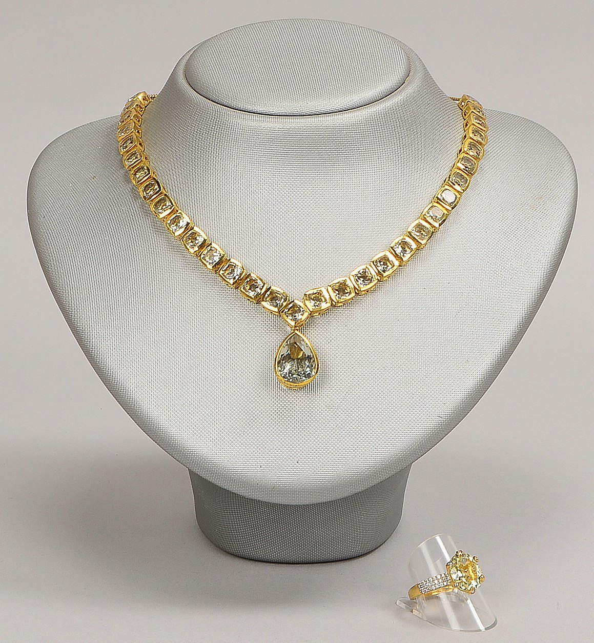 Collier und Ring, 925 Sterlings., mit natürl. Prasiolithen/Ring mit Zirkonen; Gew. 38 g
