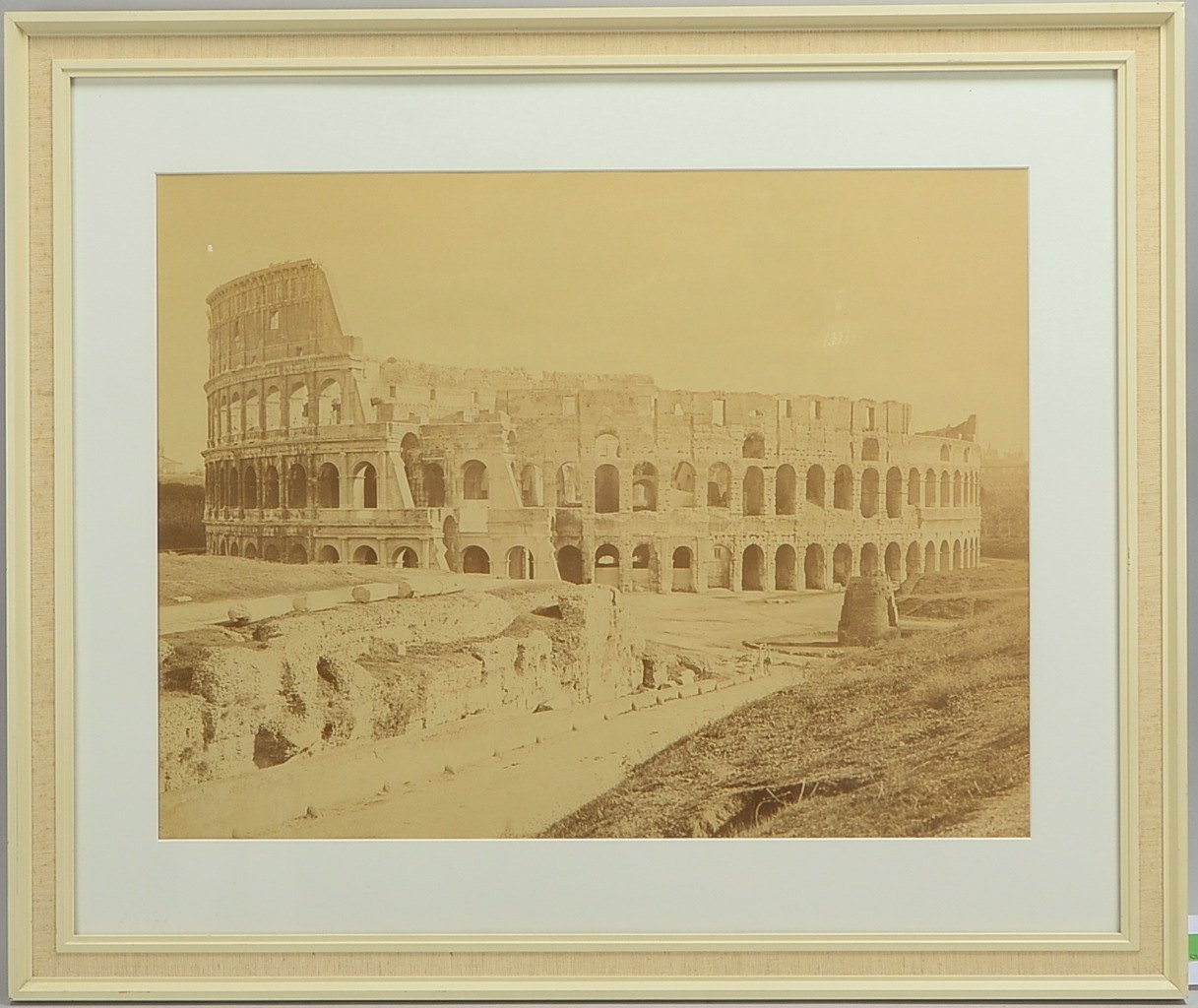 Gr. Fotografie, 'Das Kolosseum - Rom', unter PP hinter Glas; Rahmenmaße 77 x 92 cm
