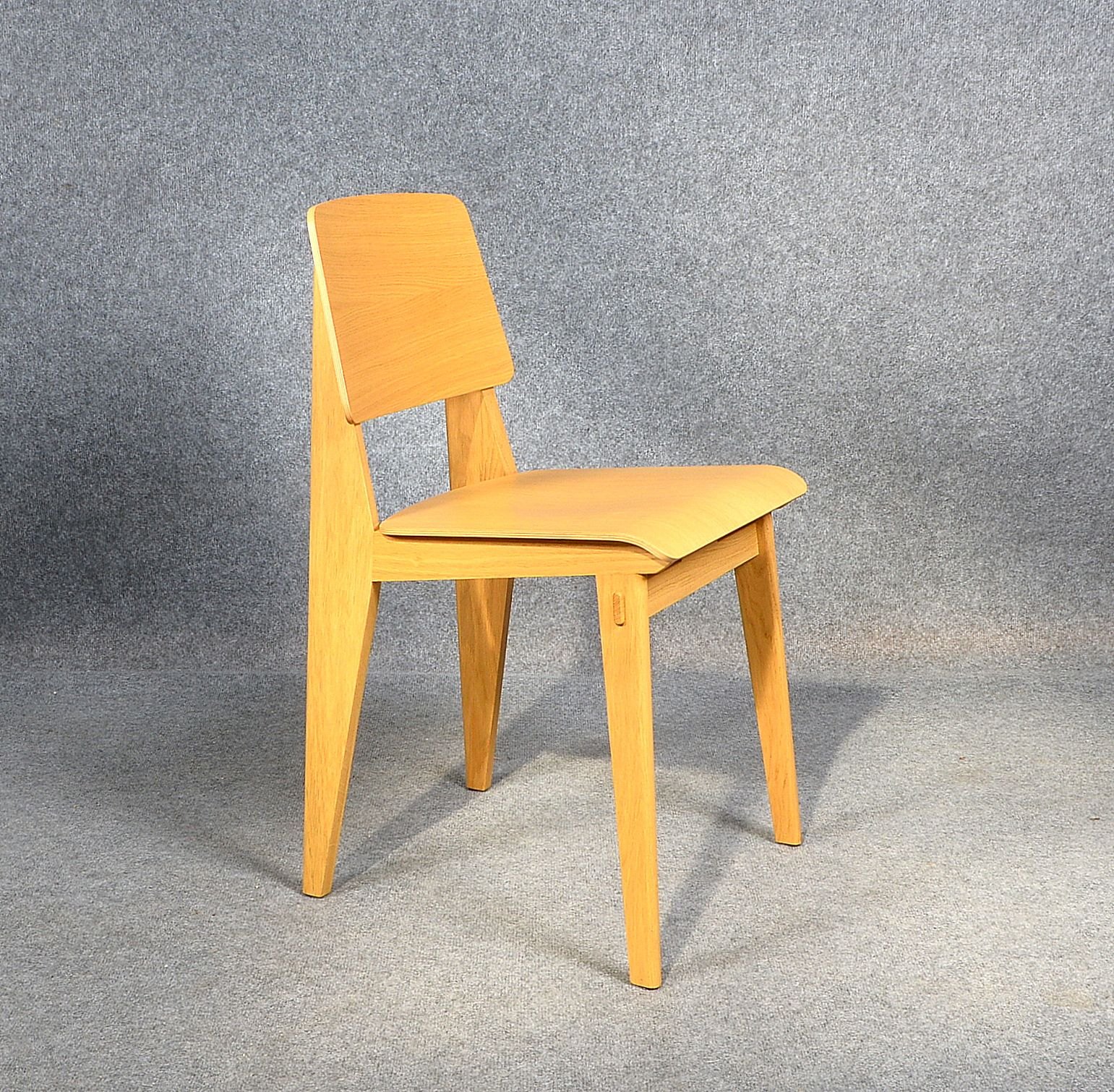 Vitra, Holzstuhl, 'Chaise Tout Bois', Formsperrholz/Eichenfurnier, Entw. Jean Prouvé