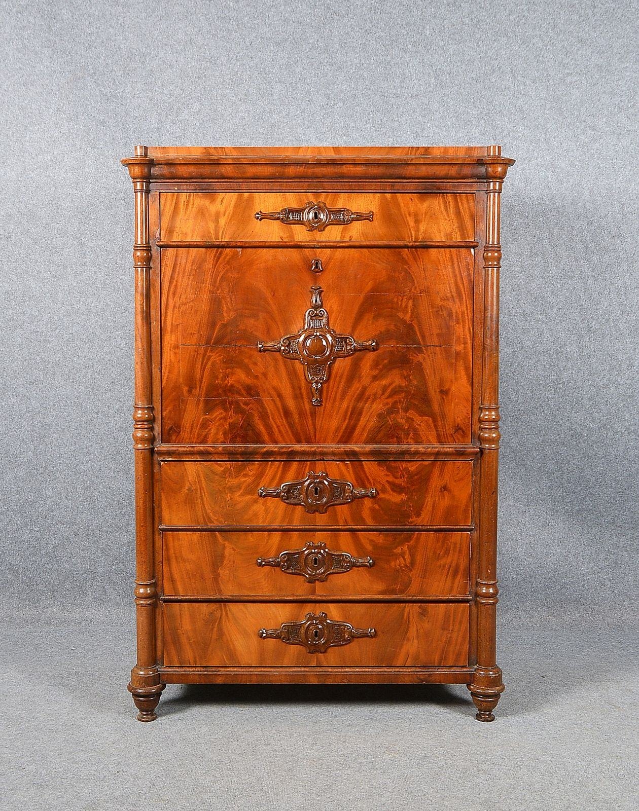 Kastensekretär, Nussbaum/Mahagonif., 4-schüb., Schreibklappe mit Innenleben; Höhe 148 cm