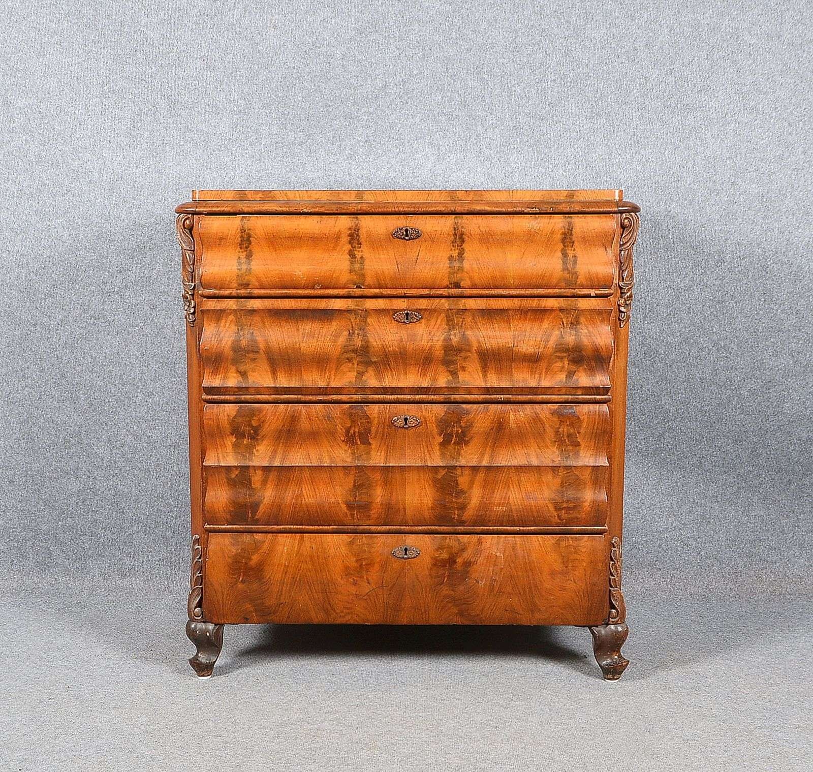 Kommode (Louis Philippe), Weichholz/Mahagonifurnier, 4-schübig; Höhe 106, Breite 98 cm
