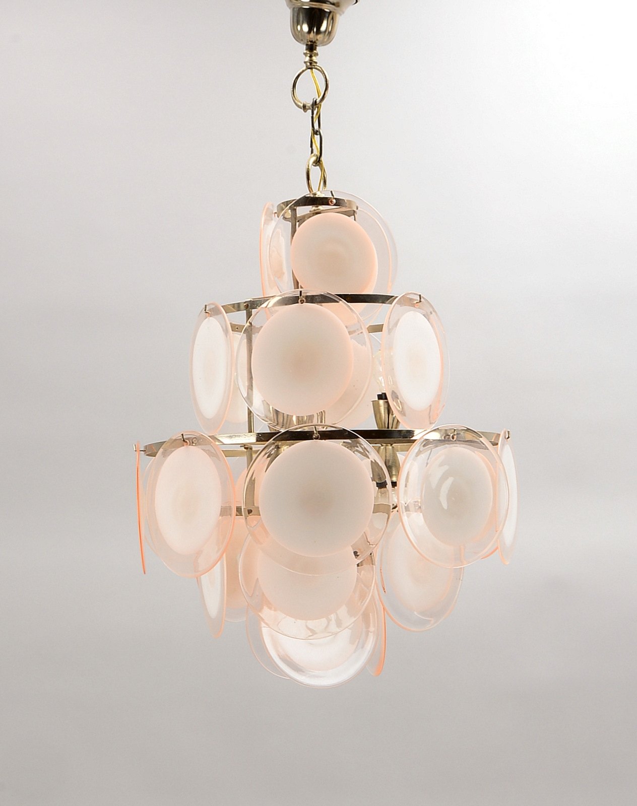 Designer-Deckenlampe, 6-fl., 3-stuf./mit kreisf. Glasbehang - mundgeblasen!; Ø 40 cm