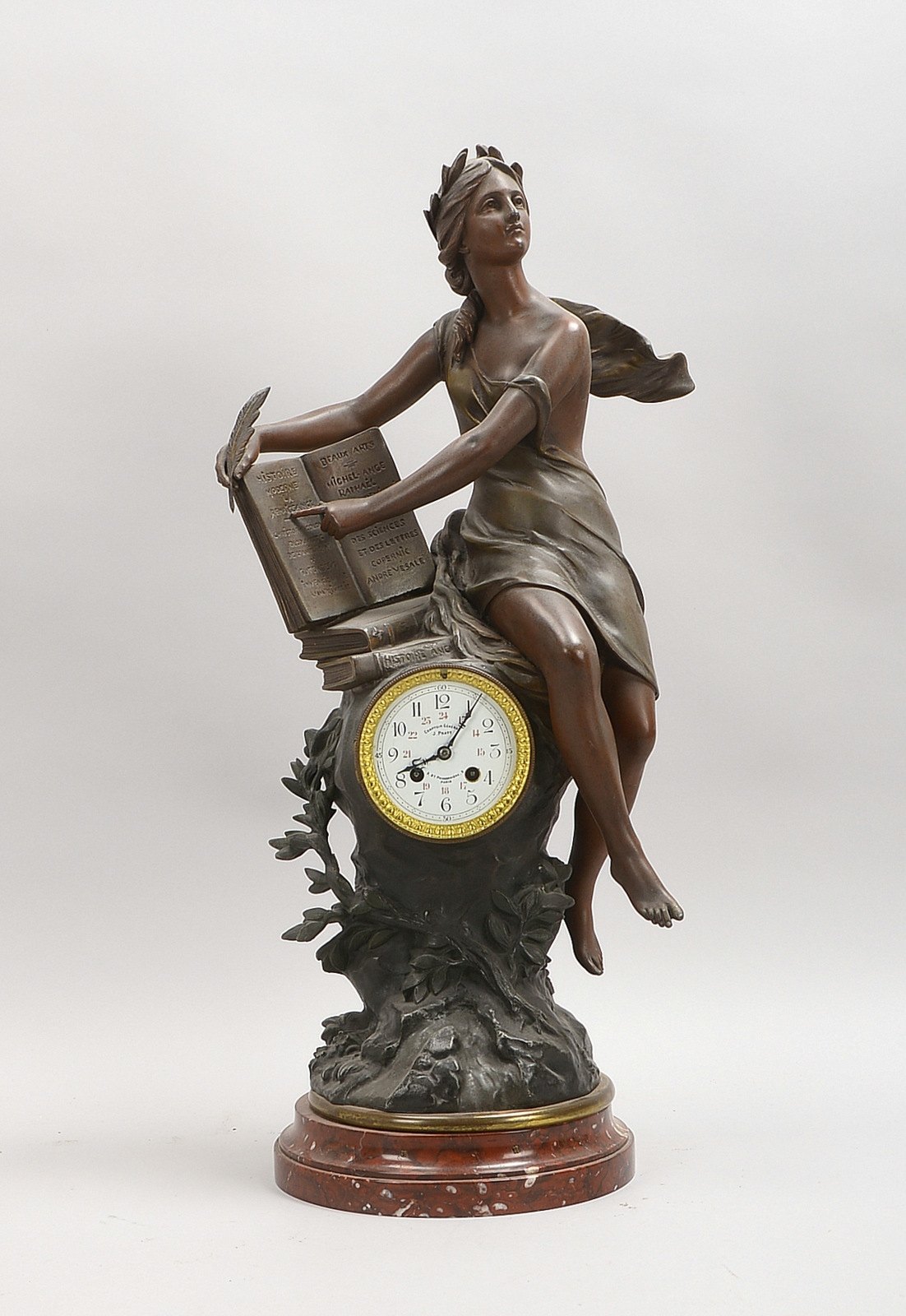 Sevres, S., Pendule, Schlag auf Glocke, figürl. Weißmetall-Geh./bronz., sign., auf Sockel