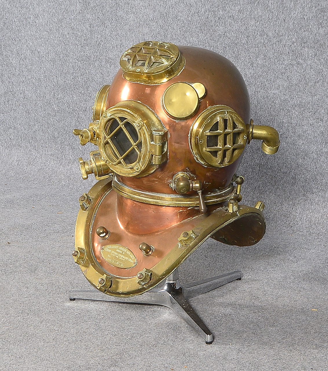 Taucherhelm, 'U.S. Navy Diving Helmet Mark V', Bronze/Kupfer, dat. (19)'41'; Höhe 48 cm